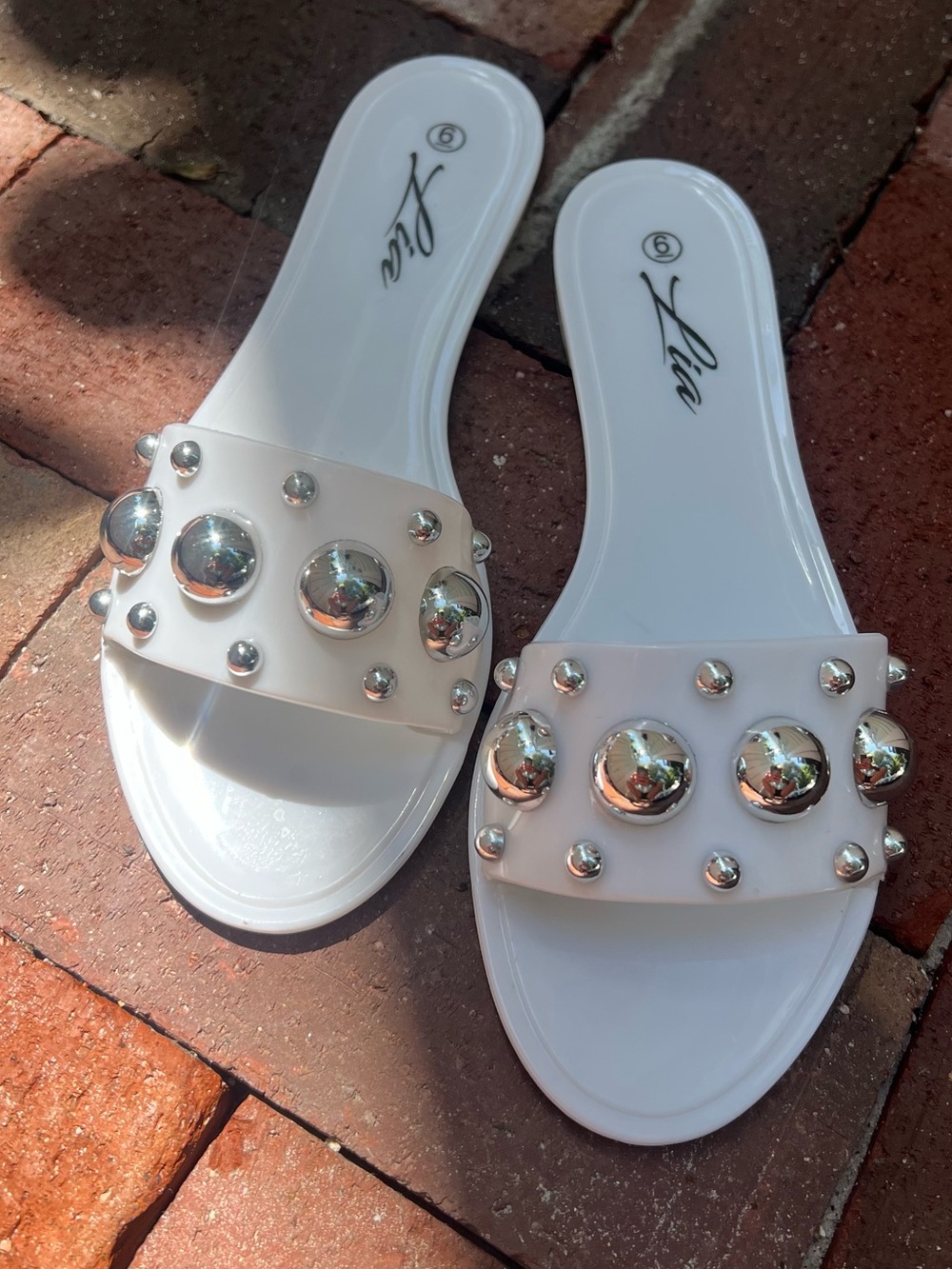 Silver Studded White Jelly Slide Sandals sz 6